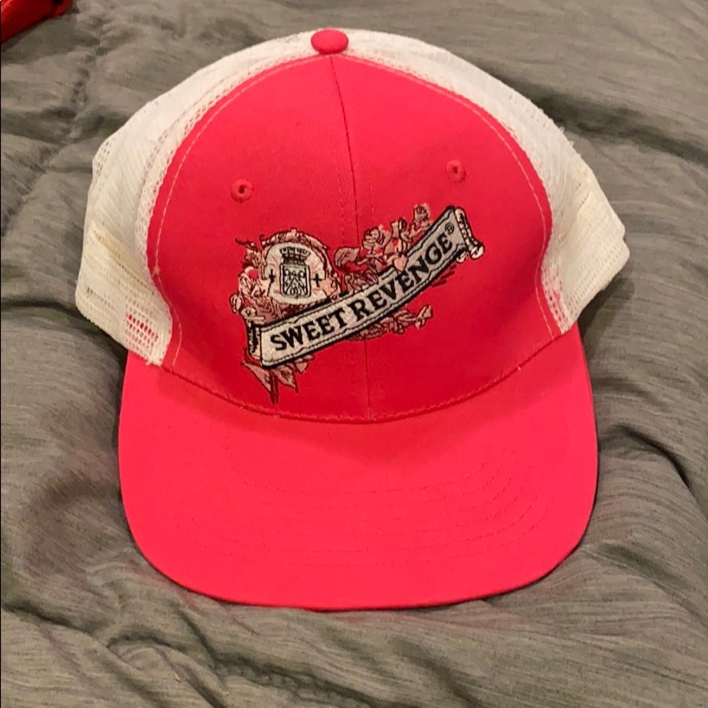 Pink/white hat